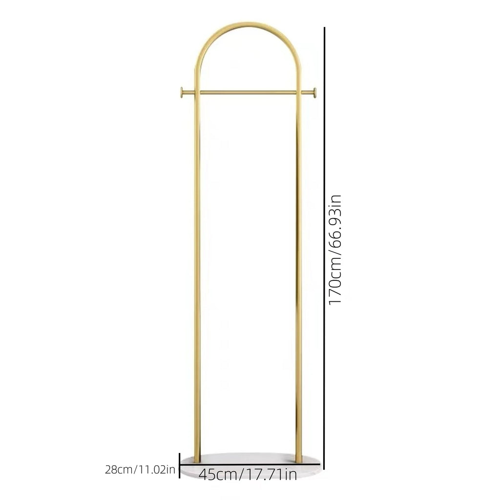 Porte manteau blanc sur plateau