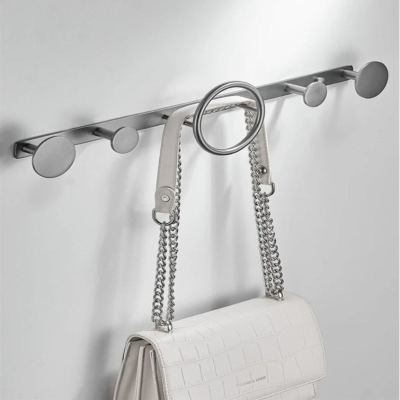 Porte manteau design mural argenté
