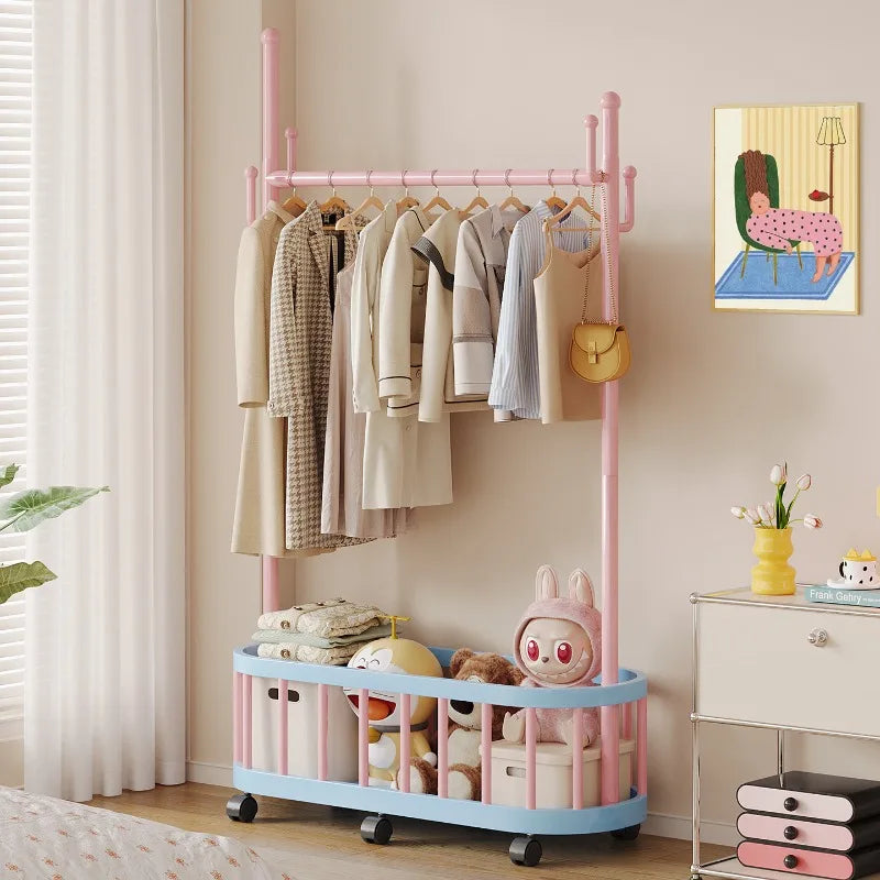 Porte manteau enfant à roulettes bac de rangement forme cactus