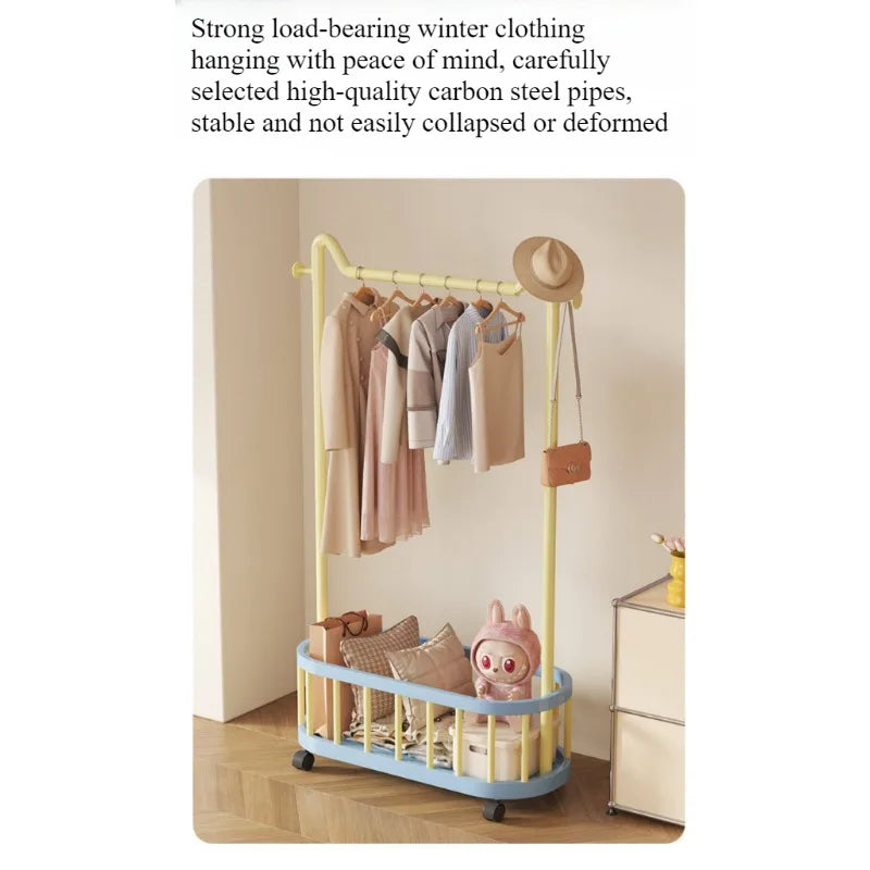 Porte manteau enfant à roulettes et bac de rangement