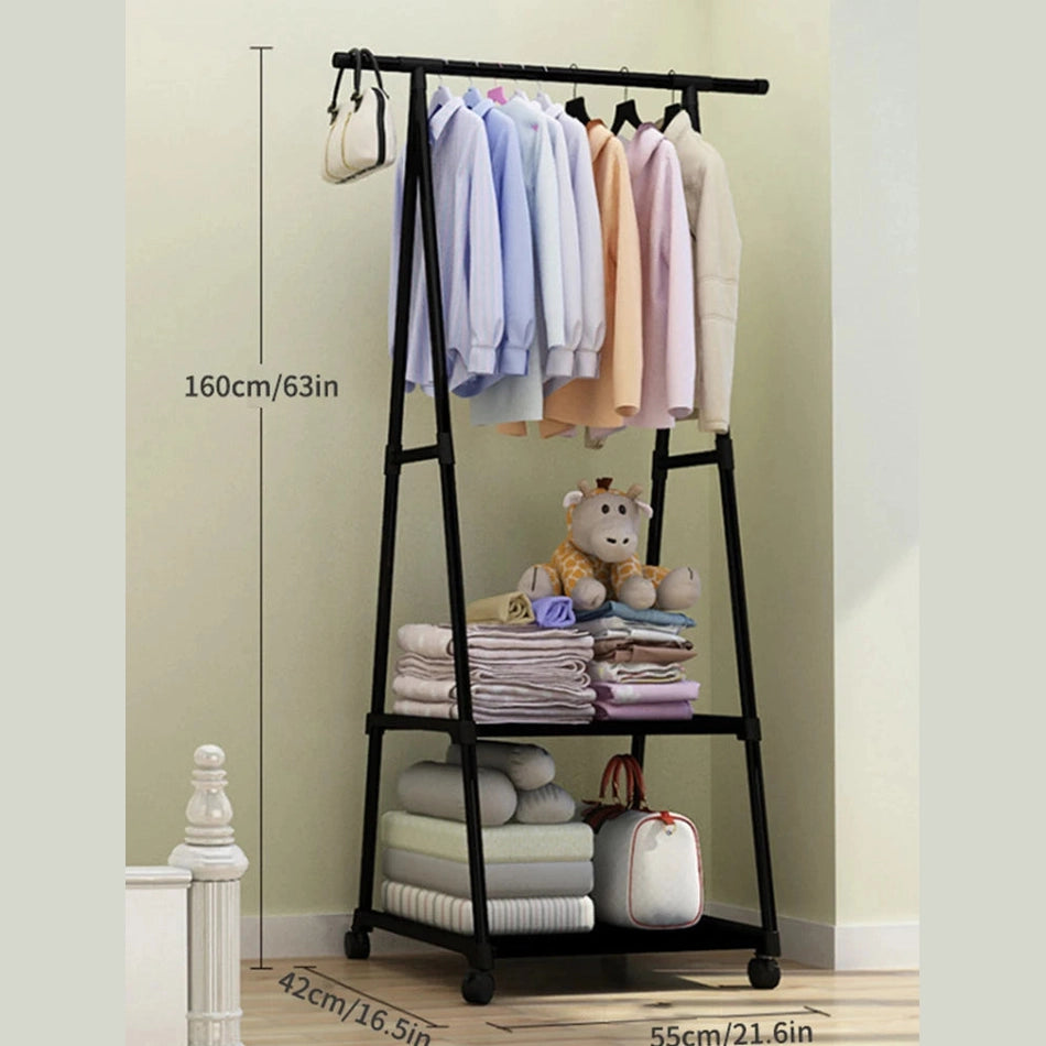 Porte manteau enfant triangle à roulettes avec étagères