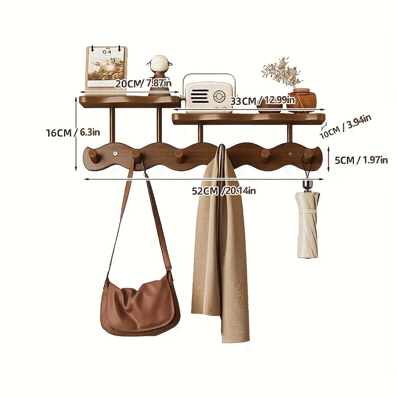 Porte manteau mural en bois clair avec étagère