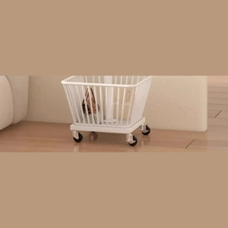 Porte manteau sur roulettes avec panier de rangement